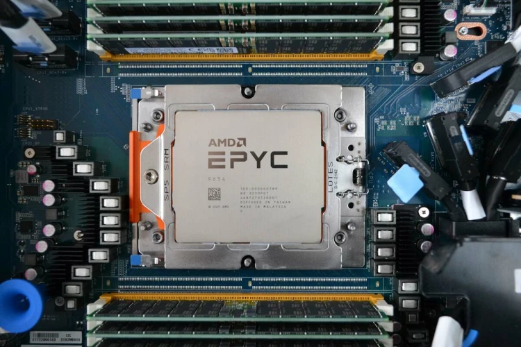 Procesor AMD EPYC 9654 SP5 96 rdzeni 2,4–3,7 GHz 384 MB L3 360 W tray
