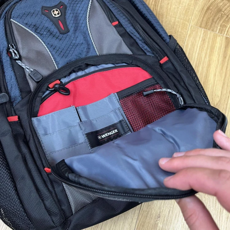 WENGER Cobalt Notebook Rucksack fuer 35,8 bis 39,6cm 14,1 bis 15,6Zoll Tablet, Laptop blau