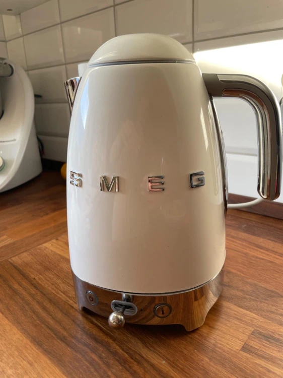SMEG KLF04WHEU Wasserkocher weiß